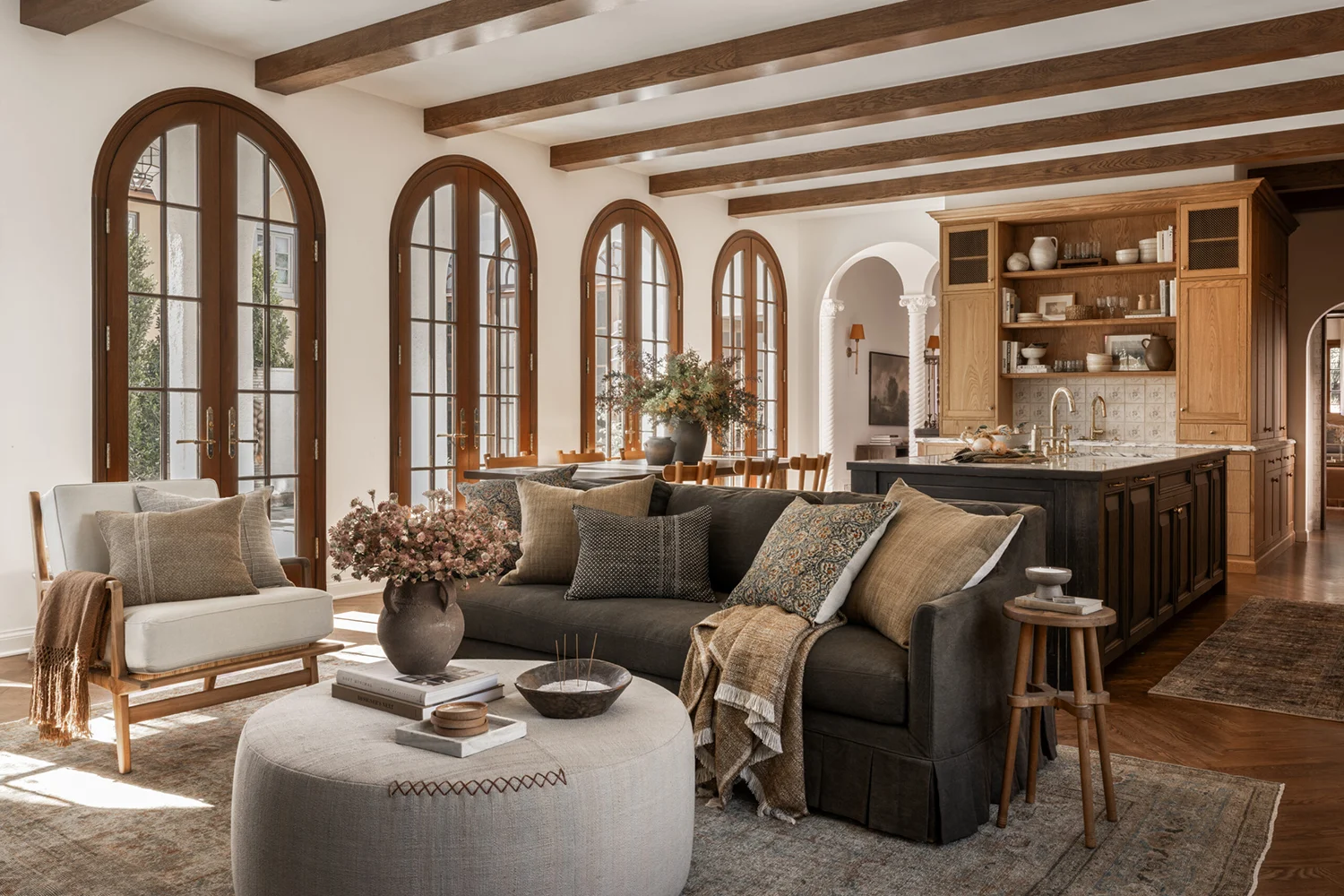 Where to Buy Unique Home Decor in Abu Dhabi: Top 7 Stores & Markets